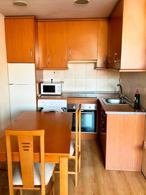 Apartament Cerca Del Aeropuerto -7 Min En Coche- Con Parking